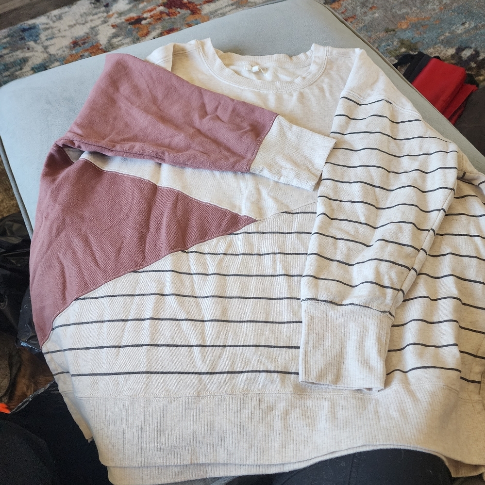 Color block sweatshirt